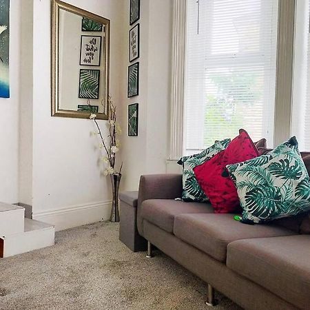 Appartement Cute & Cosy Loft-Style Studio Close To Beach à Bornemouth Extérieur photo