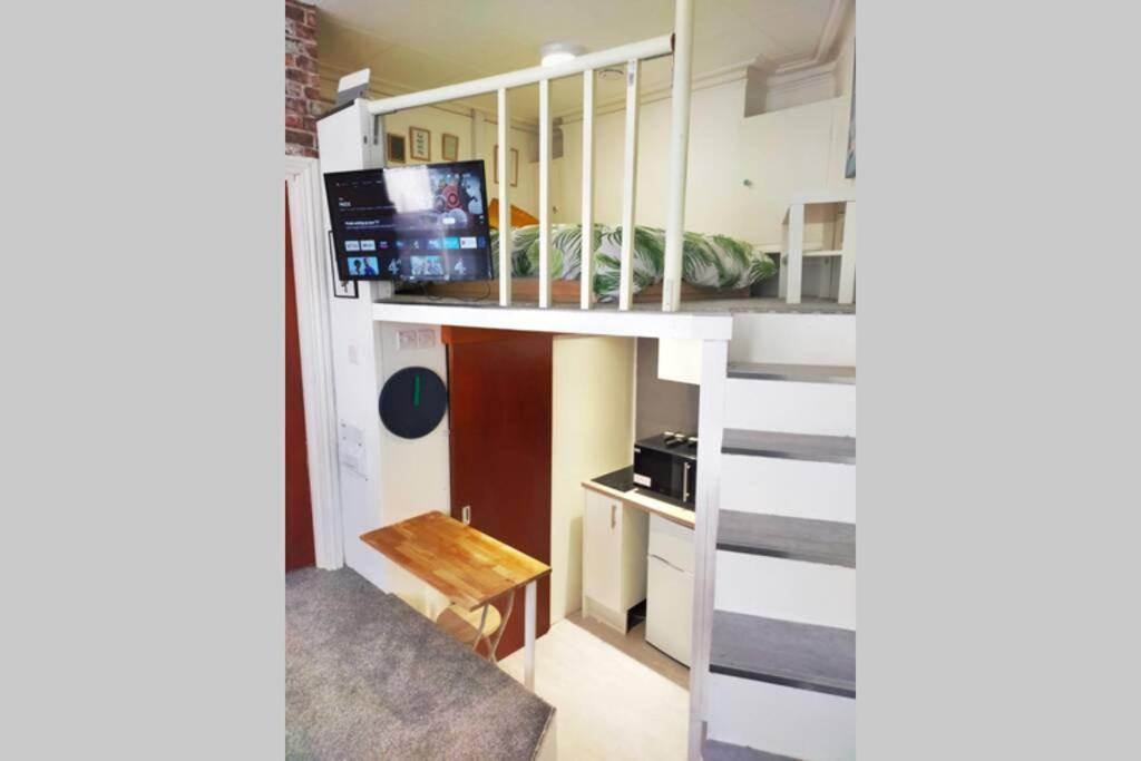 Appartement Cute & Cosy Loft-Style Studio Close To Beach à Bornemouth Extérieur photo